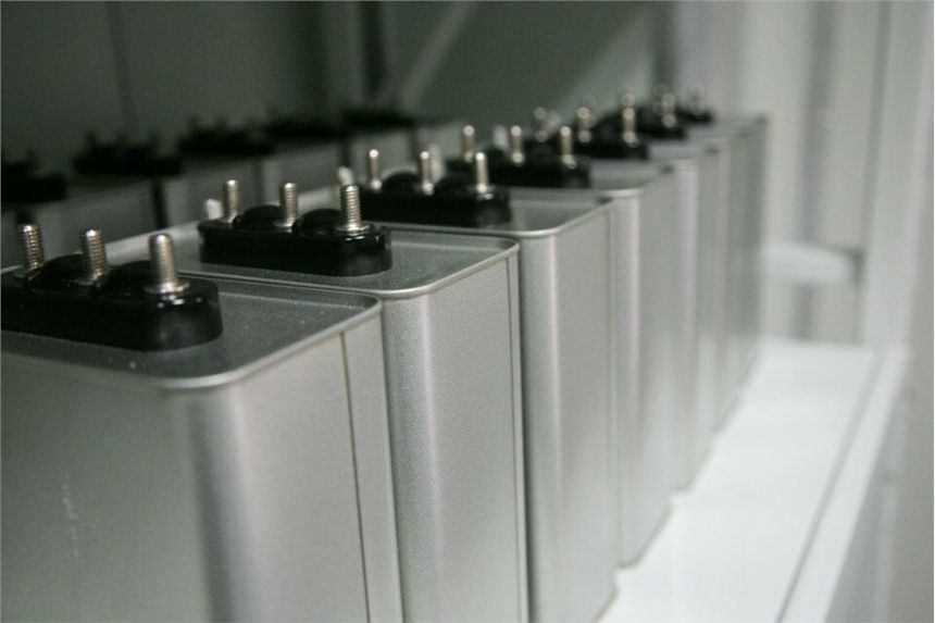 電容器能通過直流電嗎？為什么？